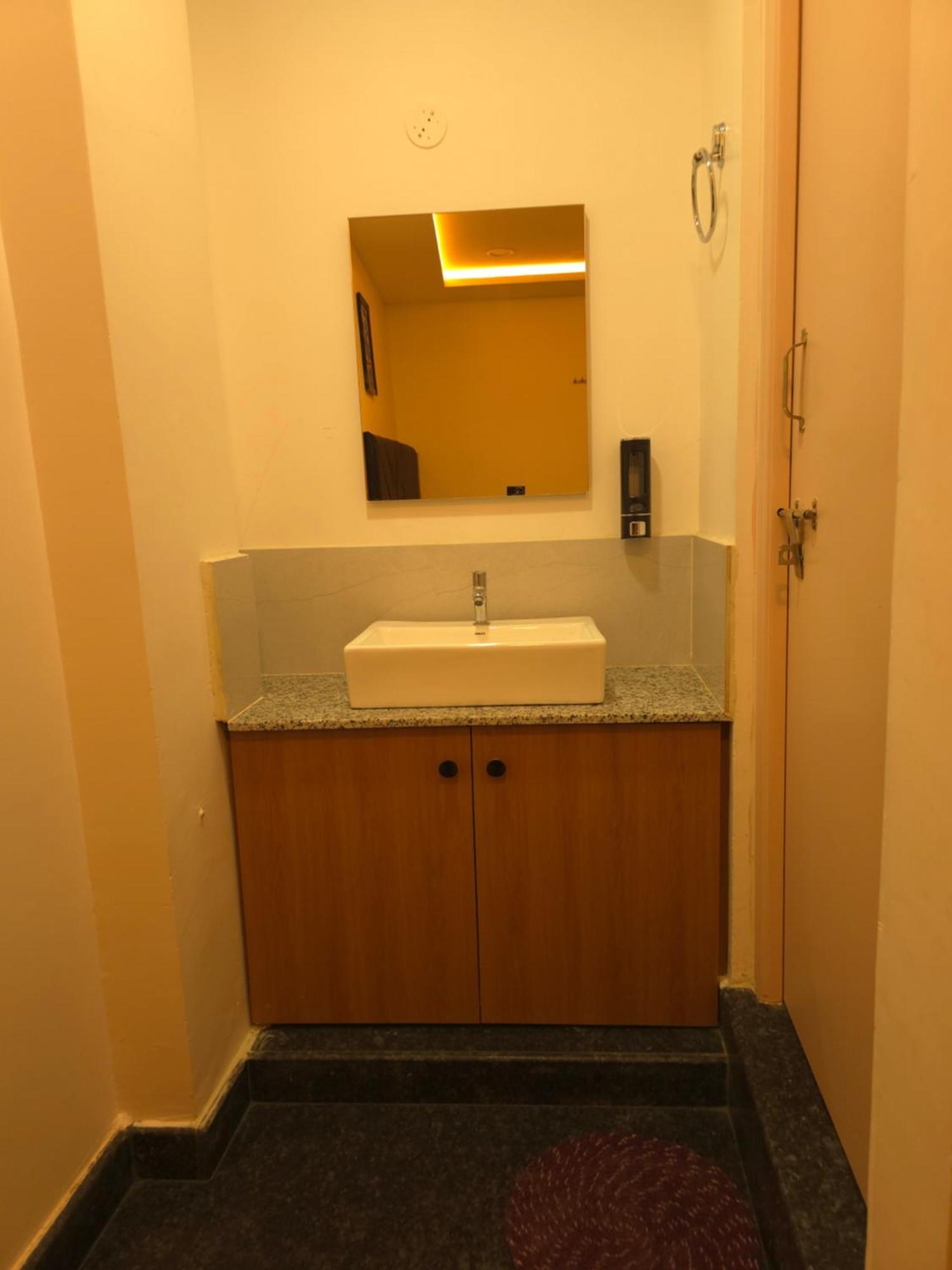 Shreem Sesha Sai Residency Hotel Tiruvannāmalai Exterior foto